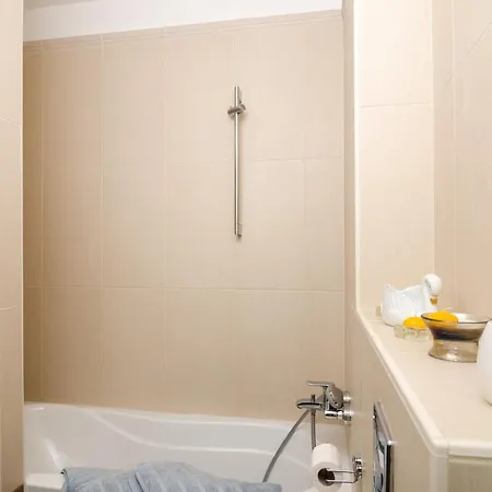Atlant - One Bedroom With Balcony And Side Sea View *