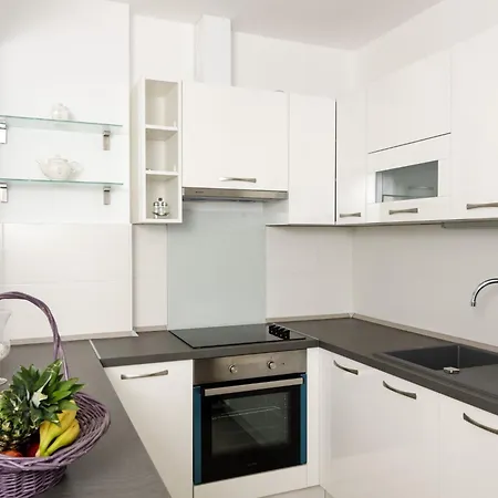 Atlant - One Bedroom With Balcony And Side Sea View *
