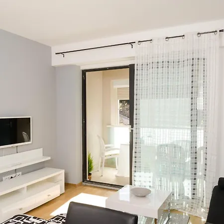 Atlant - One Bedroom With Balcony And Side Sea View Dubrovnik