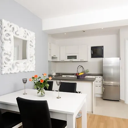 Atlant - One Bedroom With Balcony And Side Sea View Apartment Dubrovnik