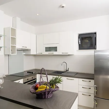 Atlant - One Bedroom With Balcony And Side Sea View * Dubrovnik