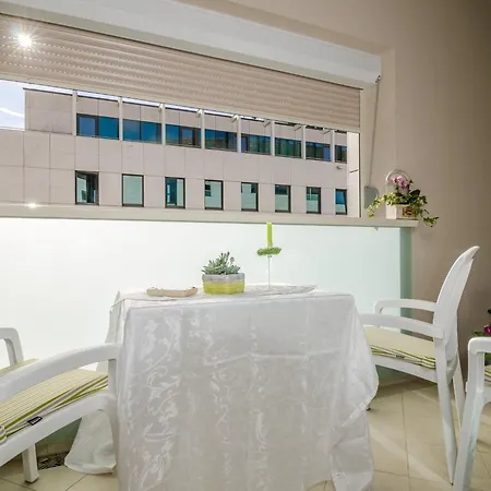 1 Bedroom With Balcony *