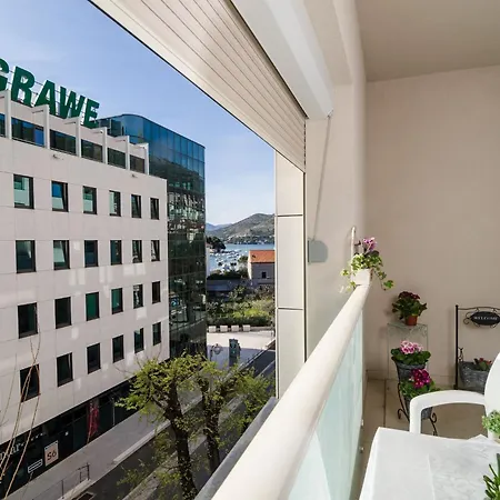 Atlant - One Bedroom With Balcony And Side Sea View *